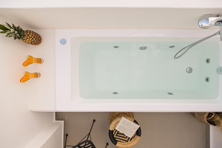 Deluxe double room with outdoor hot tub